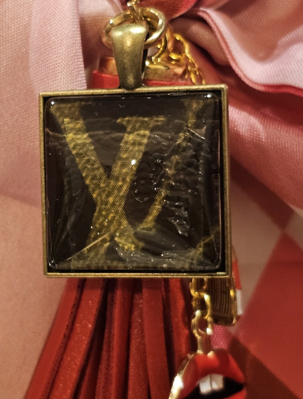 Louis Vuitton Piece In Pendant On Keychain/Bag Charm W/Twilly, Charms, & Tassel - Picture 4 of 6
